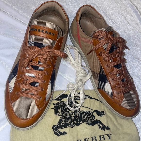 Sneakers - Picture 1 of 3